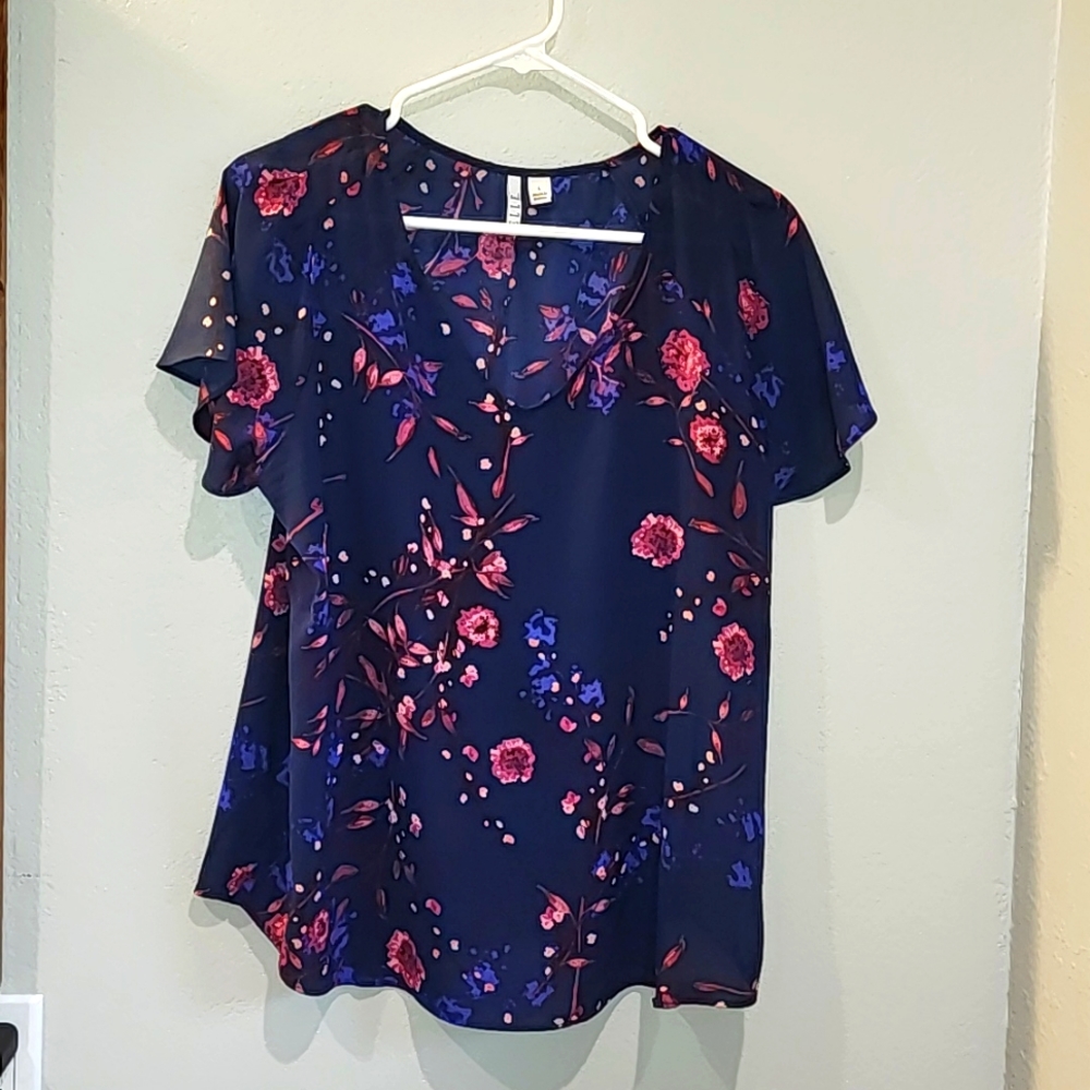 ELLE flutter-sleeve Blouse size Large